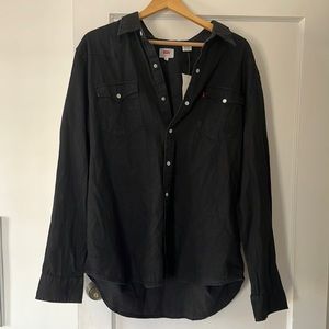 Levi’s button down - DONATING AFTER 8/18